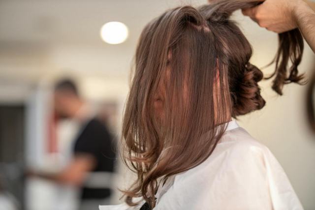 Balayage et mèches : la technique qui illumine les cheveux