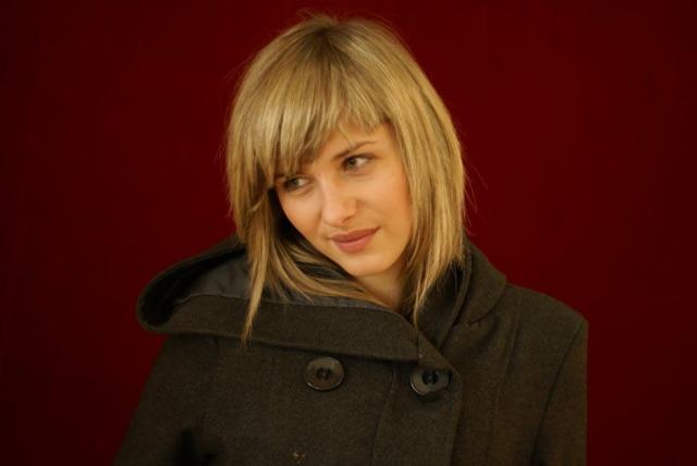 Mèches blondes en salon : choisir la bonne nuance et la bonne technique